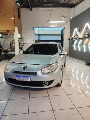 RENAULT FLUENCE 2.0 DYNAMIQUE 16V FLEX 4P AUTOMÁTICO